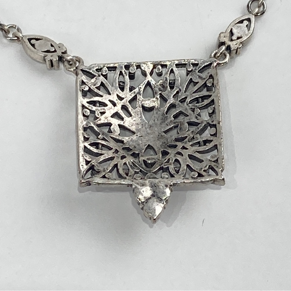 VTG black and silver tone necklace with a square pendant - Picture 8 of 11